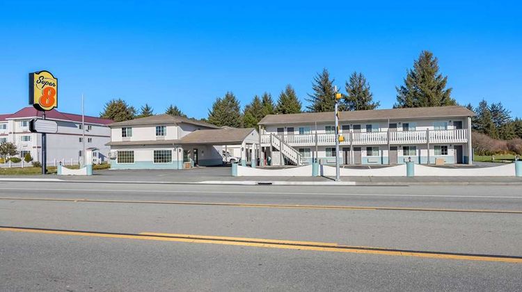 Super 8 Crescent City Exterior