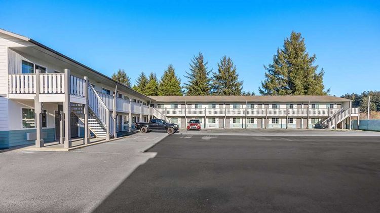 Super 8 Crescent City Exterior