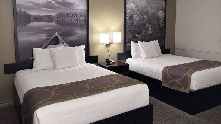 Super 8 Guelph Room