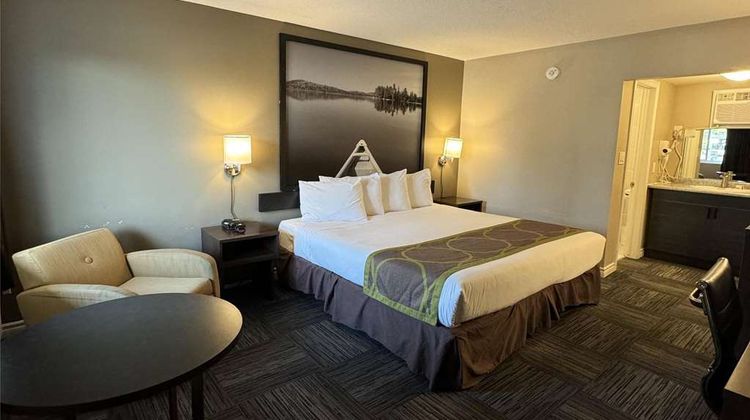 Super 8 Guelph Room
