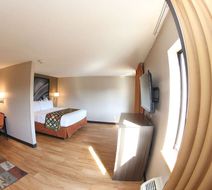Super 8 Portsmouth Room