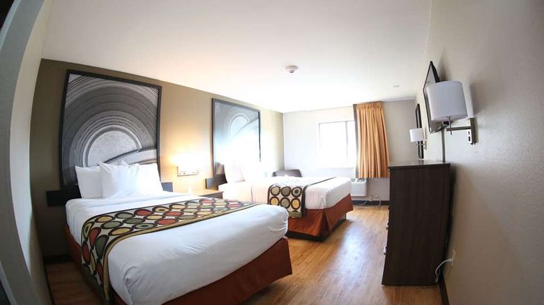 <b>Super 8 Portsmouth Room</b>. Images powered by <a href="https://iceportal.shijigroup.com/" title="IcePortal" target="_blank">IcePortal</a>.
