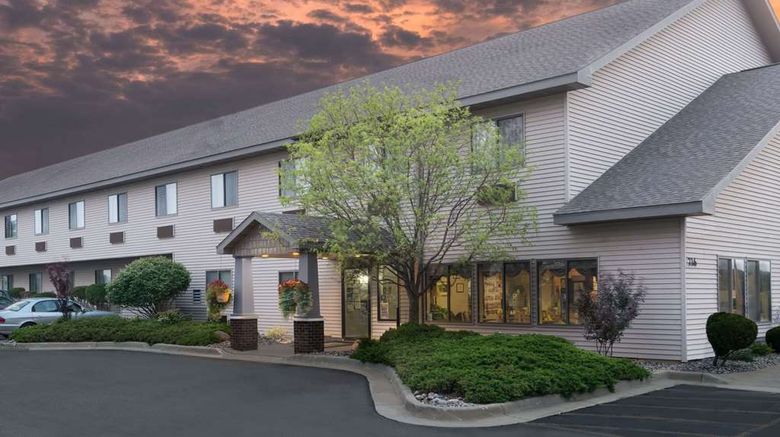 <b>Super 8 Sparta Exterior</b>. Images powered by <a href="https://iceportal.shijigroup.com/" title="IcePortal" target="_blank">IcePortal</a>.