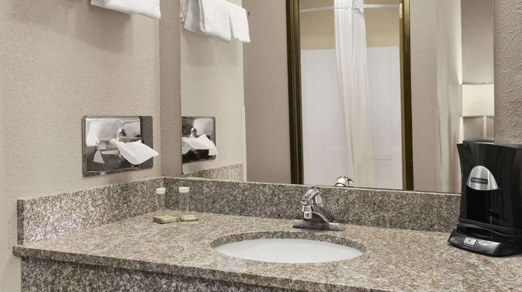 Super 8 Stafford/Springfield Area Room