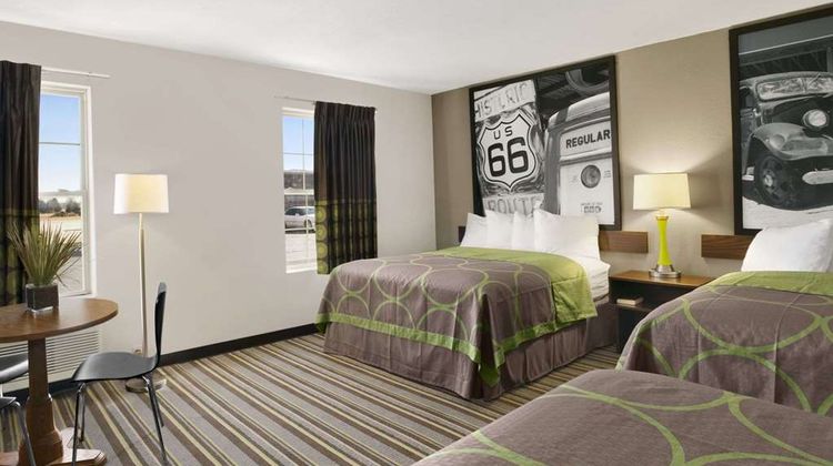 Super 8 Stafford/Springfield Area Suite