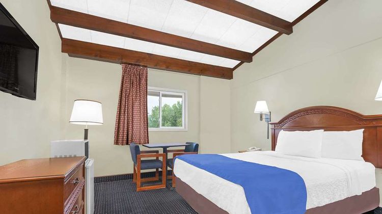Travelodge by Wyndham Lima OH Room