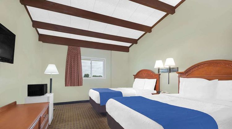 Travelodge by Wyndham Lima OH Room