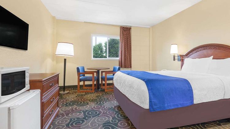 Travelodge by Wyndham Lima OH Room