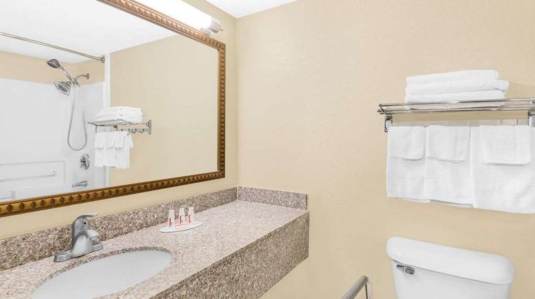 <b>Travelodge by Wyndham Lima OH Room</b>. Images powered by <a href="https://iceportal.shijigroup.com/" title="IcePortal" target="_blank">IcePortal</a>.