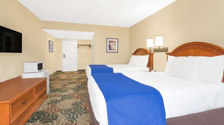 Travelodge by Wyndham Lima OH Room