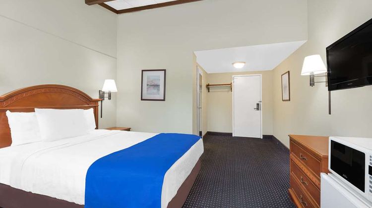 Travelodge by Wyndham Lima OH Room
