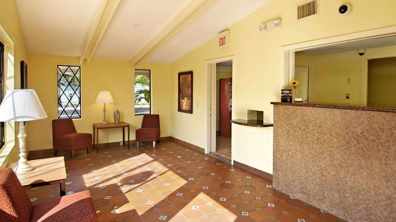 <b>Super 8 Lantana West Palm Beach Lobby</b>. Images powered by <a href="https://iceportal.shijigroup.com/" title="IcePortal" target="_blank">IcePortal</a>.