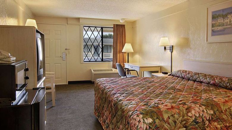 <b>Super 8 Lantana West Palm Beach Room</b>. Images powered by <a href="https://iceportal.shijigroup.com/" title="IcePortal" target="_blank">IcePortal</a>.
