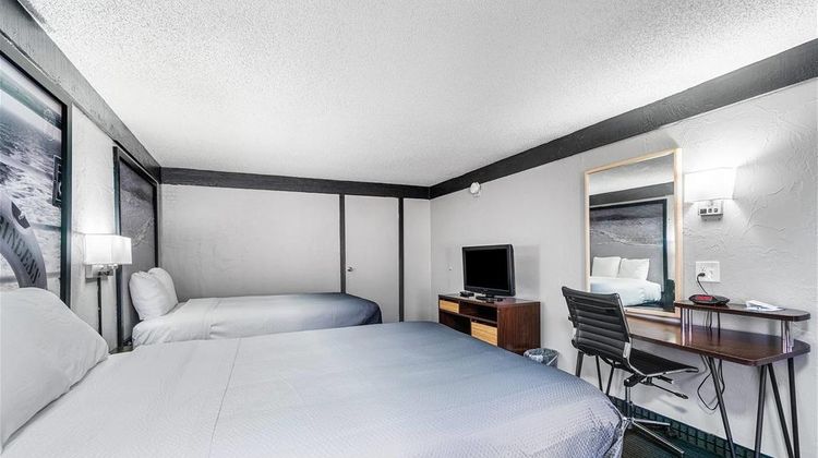 Super 8 Lantana West Palm Beach Room