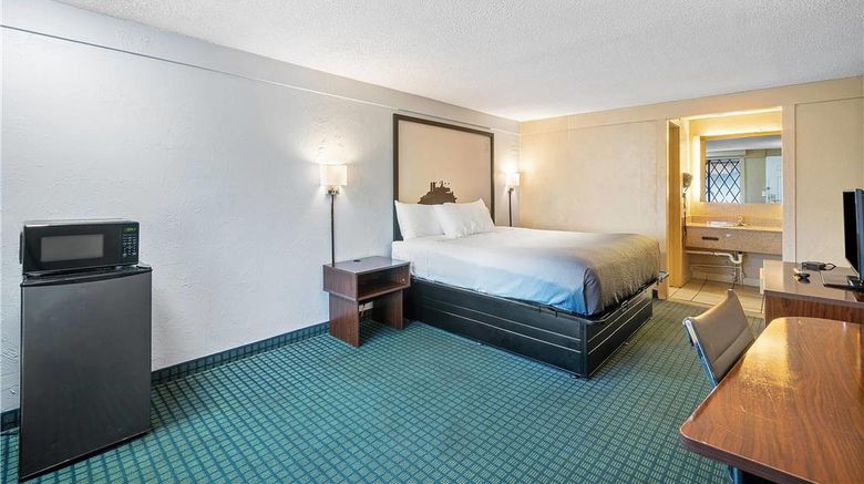 <b>Super 8 Lantana West Palm Beach Room</b>. Images powered by <a href="https://iceportal.shijigroup.com/" title="IcePortal" target="_blank">IcePortal</a>.