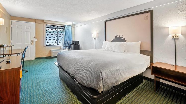 Super 8 Lantana West Palm Beach Room