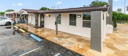 Super 8 Lantana West Palm Beach Exterior
