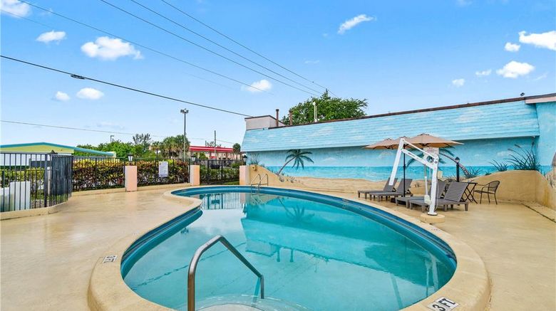 <b>Super 8 Lantana West Palm Beach Pool</b>. Images powered by <a href="https://iceportal.shijigroup.com/" title="IcePortal" target="_blank">IcePortal</a>.