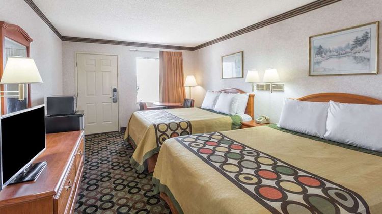 Super 8 Ashburn Room