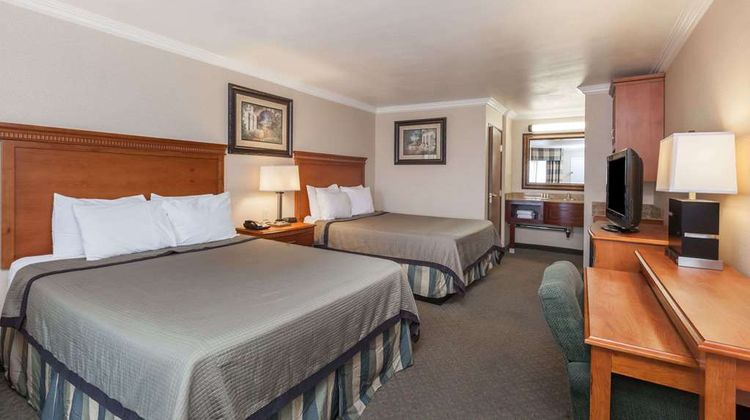 Travelodge Sylmar Room