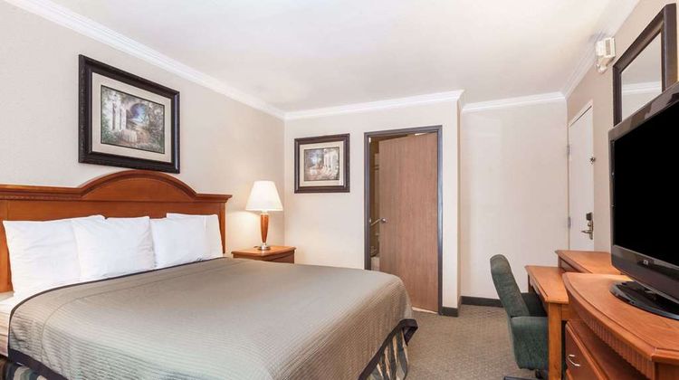 Travelodge Sylmar Room