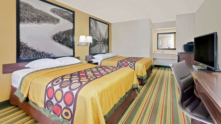 Super 8 Byron/South Macon Room