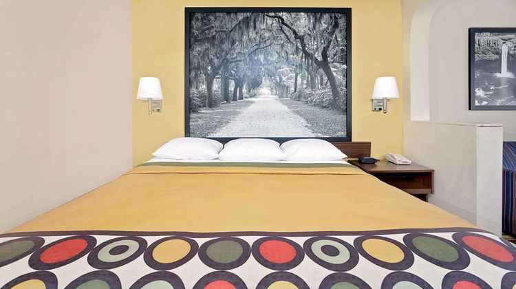 Super 8 Byron/South Macon Room