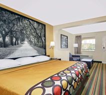 Super 8 Byron/South Macon Room