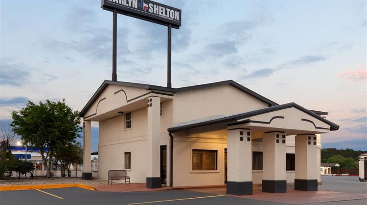 Super 8 Temple Exterior