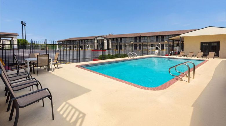 <b>Super 8 Temple Pool</b>. Images powered by <a href="https://iceportal.shijigroup.com/" title="IcePortal" target="_blank">IcePortal</a>.