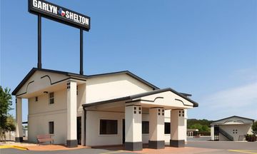 Super 8 Temple