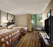 Super 8 Redfield Room