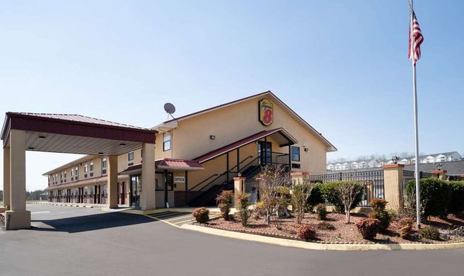 Super 8 Cleveland Exterior