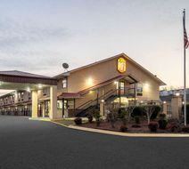 Super 8 Cleveland Exterior