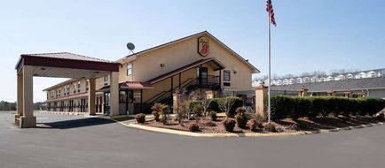 Super 8 Cleveland Exterior