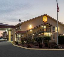 Super 8 Cleveland Exterior