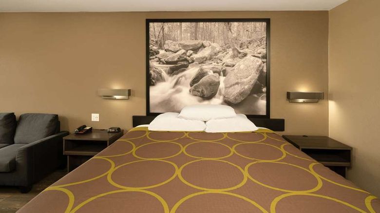 <b>Super 8 Cleveland Room</b>. Images powered by <a href="https://iceportal.shijigroup.com/" title="IcePortal" target="_blank">IcePortal</a>.