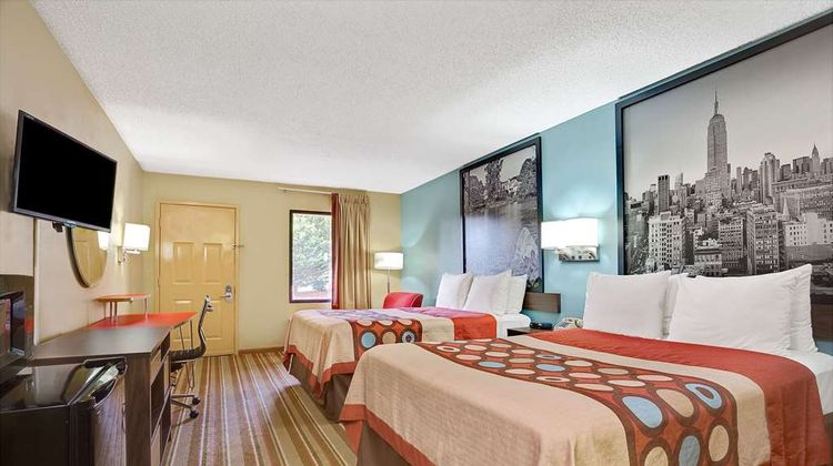 Super 8 Forest Park Room