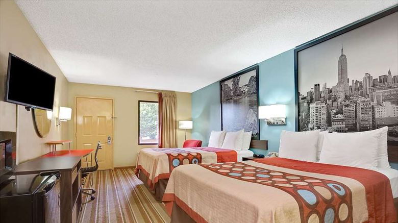<b>Super 8 Forest Park Room</b>. Images powered by <a href="https://iceportal.shijigroup.com/" title="IcePortal" target="_blank">IcePortal</a>.