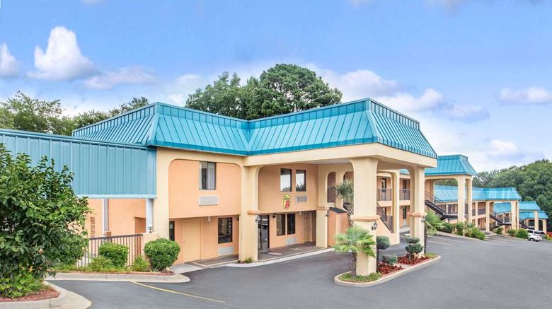Super 8 Forest Park Exterior. Images powered by <a href="https://iceportal.shijigroup.com" target="_blank" rel="noopener">Ice Portal</a>.