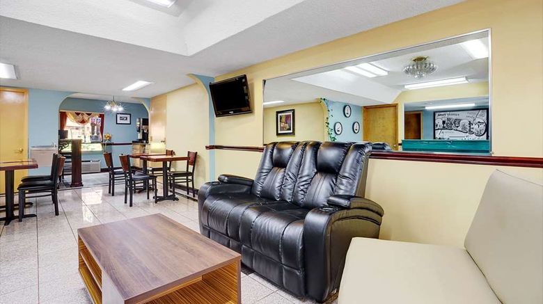 <b>Super 8 Forest Park Lobby</b>. Images powered by <a href="https://iceportal.shijigroup.com/" title="IcePortal" target="_blank">IcePortal</a>.