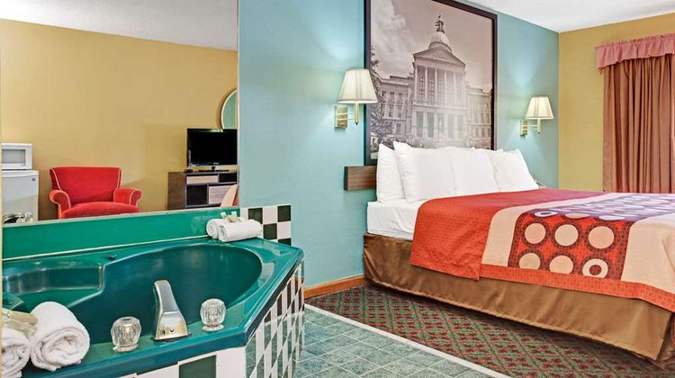 Super 8 Forest Park Suite