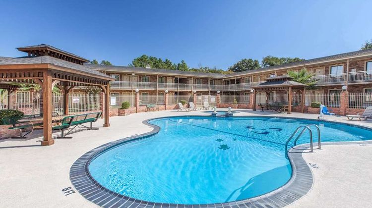 Super 8 Tyler Pool
