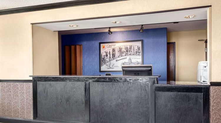 Super 8 Hanover Lobby