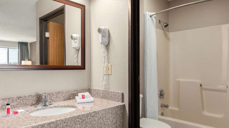 Super 8 Hanover Room