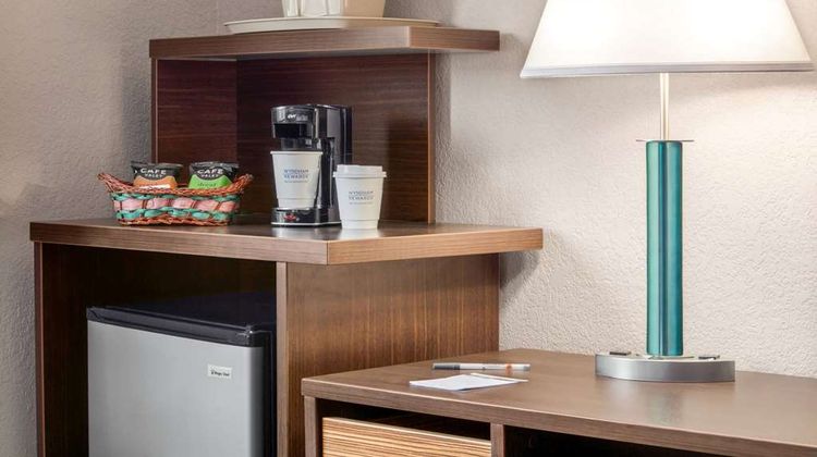 Super 8 Hanover Room