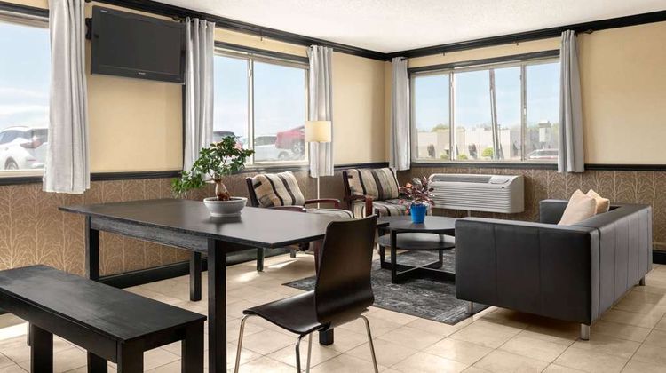 Super 8 Hanover Lobby