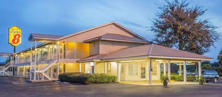 Super 8 Madison Exterior