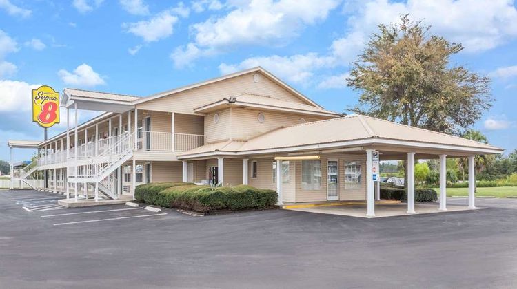 Super 8 Madison Exterior