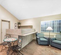 Super 8 Madison Lobby